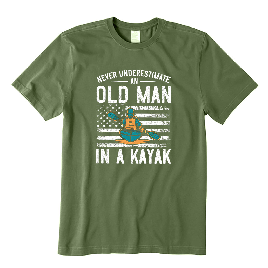 Never Underestimate an old man in a Kayak T-Shirt